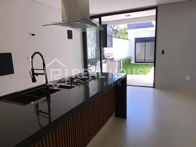 Casa 3 quartos e 4 banheiros, à venda, no bairro Jardim Residencial Helena Maria em Sorocaba