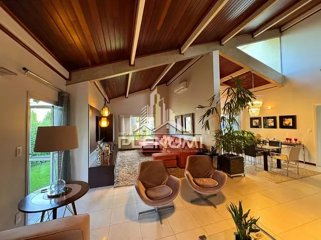 Casa com 766m² 4 quartos e 7 banheiros, à venda, no bairro Saúde em Rio Claro