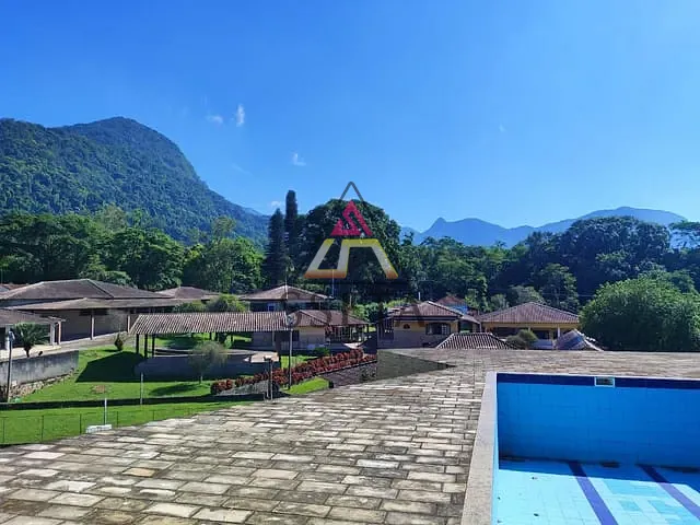 Casa com 6580m² 17 quartos e 32 banheiros, à venda, no bairro Limoeiro em Guapimirim