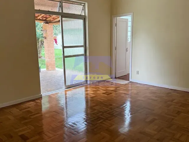 Casa 4 quartos e 3 banheiros, para alugar, no bairro Condomínio Vila Residencial de Conceição em Itabira