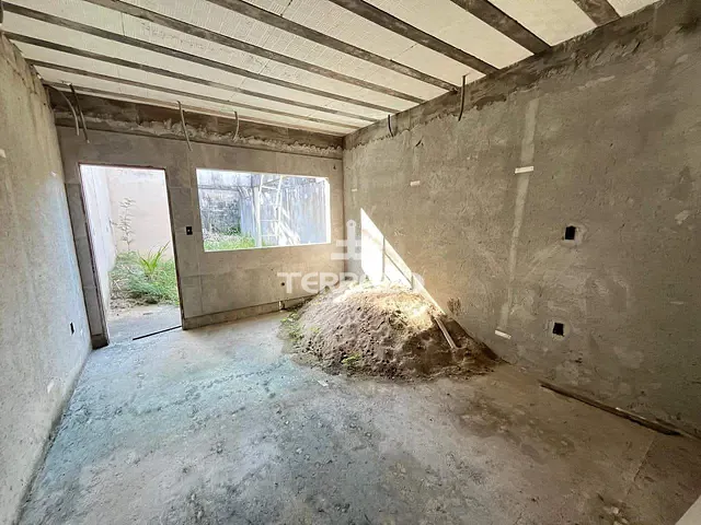 Casa com 150m² 2 quartos e 1 banheiro, à venda, no bairro Santa Rita do Zarur em Volta Redonda