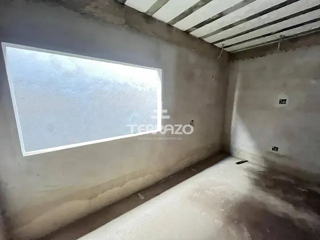 Casa com 150m² 2 quartos e 1 banheiro, à venda, no bairro Santa Rita do Zarur em Volta Redonda