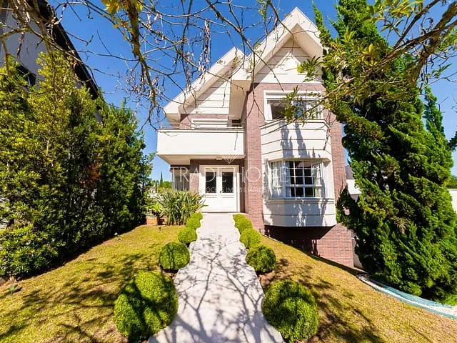 Casa 3 quartos e 5 banheiros, à venda, no bairro Campo Comprido em Curitiba