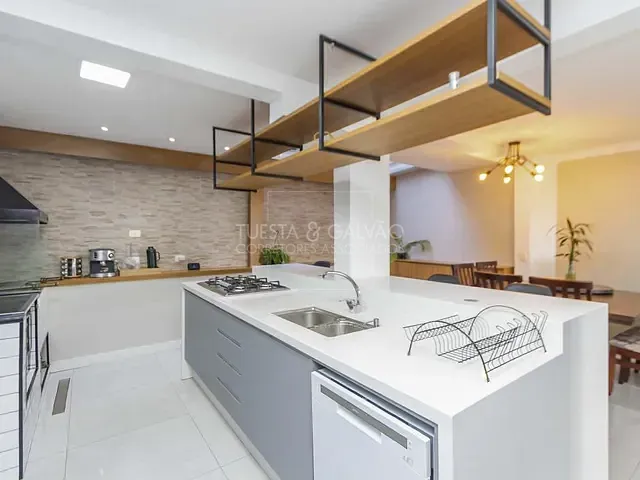 Casa com 140m² 3 quartos e 3 banheiros, à venda, no bairro Bairro Alto em Curitiba