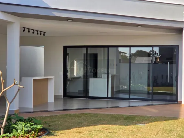 Casa 3 quartos e 4 banheiros, à venda, no bairro Parque Residencial Nova Holanda em Holambra