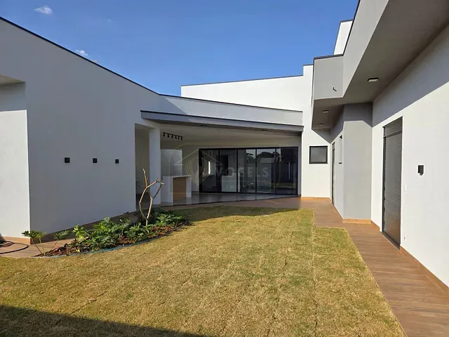 Casa 3 quartos e 4 banheiros, à venda, no bairro Parque Residencial Nova Holanda em Holambra