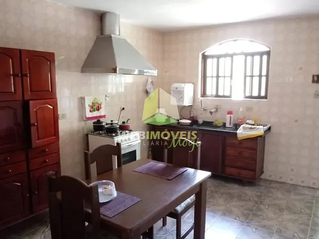 Casa com 1000m² 3 quartos e 3 banheiros, à venda, no bairro Mogi Moderno em Mogi Das Cruzes