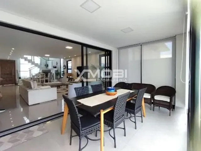 Casa com 300m² 3 quartos e 5 banheiros, à venda, no bairro Engordadouro em Jundiaí