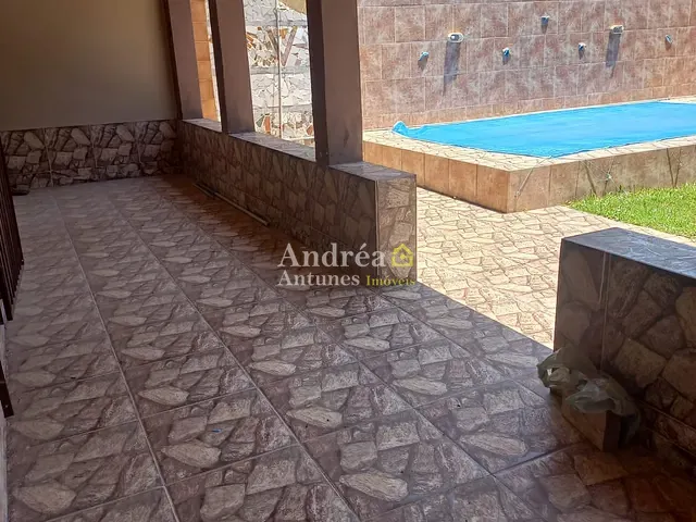 Casa com 600m² 2 quartos e 2 banheiros, à venda ou para alugar, no bairro Novo Horizonte (Iguabinha) em Araruama