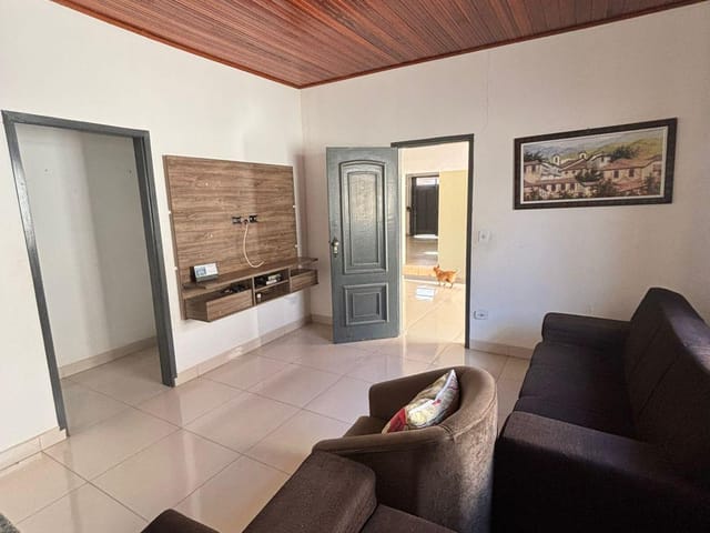 Casa com 660m² 2 quartos e 4 banheiros, à venda, no bairro centro em Buritama