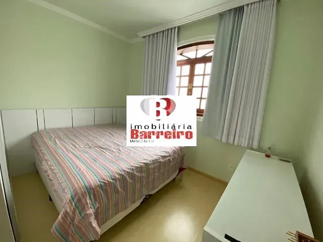 Casa com 425m² 5 quartos e 3 banheiros, à venda, no bairro Quintas da Lagoa em Sarzedo