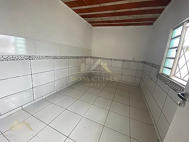 Casa 2 quartos e 1 banheiro, para alugar, no bairro Bandeirantes em Juiz de Fora