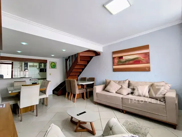 Casa com 97m² 2 quartos e 3 banheiros, à venda, no bairro Ogiva em Cabo Frio