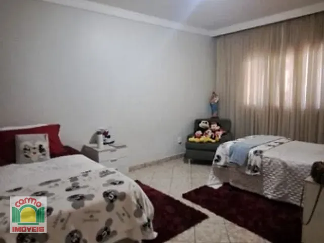 Casa com 375m² 3 quartos e 4 banheiros, à venda, no bairro Parque das Nações em Anápolis
