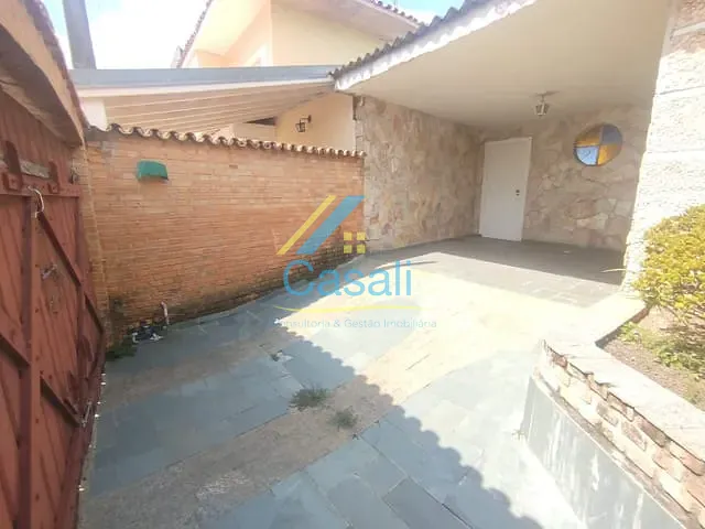 Casa para alugar, no bairro Centro em São Roque