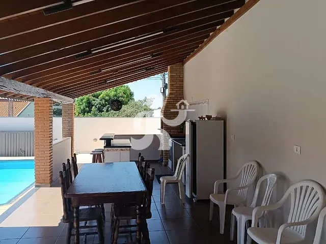 Casa com 300m² 1 quarto e 2 banheiros, à venda, no bairro Novo Horizonte em São Pedro