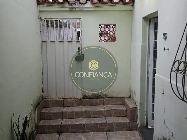 Casa 2 quartos e 2 banheiros, à venda, no bairro Santa Inês em Belo Horizonte