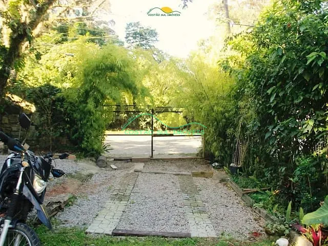 Casa com 320m² 2 quartos e 1 banheiro, à venda, no bairro Pântano do Sul em Florianópolis