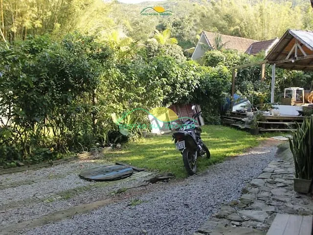 Casa com 320m² 2 quartos e 1 banheiro, à venda, no bairro Pântano do Sul em Florianópolis