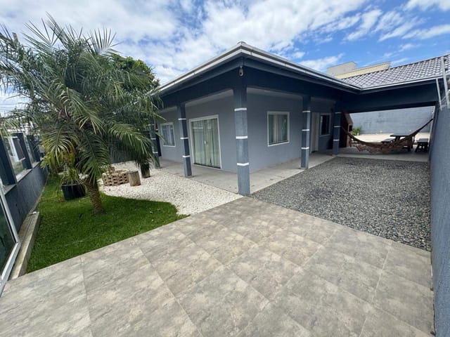 Casa 2 quartos e 2 banheiros, à venda, no bairro PRAIA ALEGRE em Penha