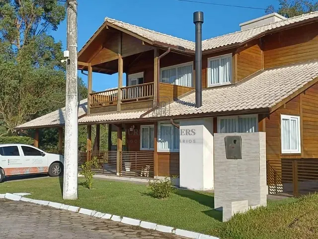 Casa 3 quartos e 4 banheiros, à venda, no bairro Vargem Grande em Florianópolis