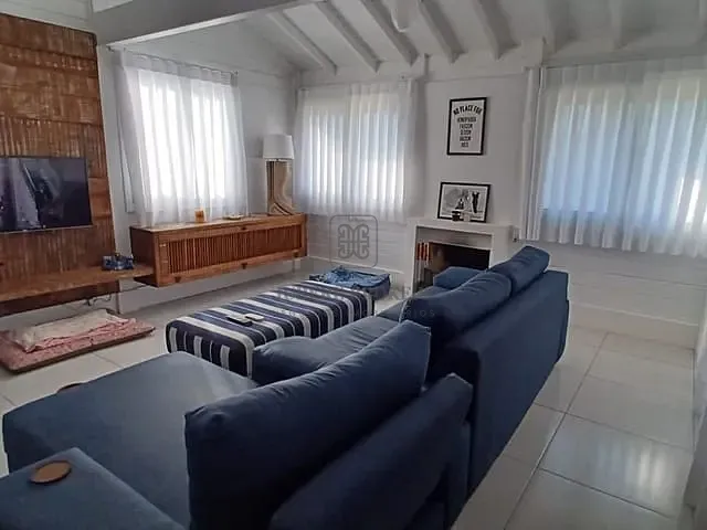 Casa 3 quartos e 4 banheiros, à venda, no bairro Vargem Grande em Florianópolis