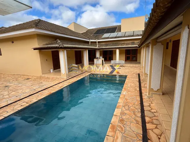 Casa 4 quartos e 7 banheiros, à venda, no bairro Jardim Marabá em Itapetininga