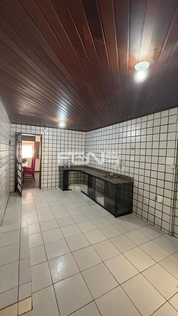 Casa à venda com 4 quartos, 10m² - Foto 6