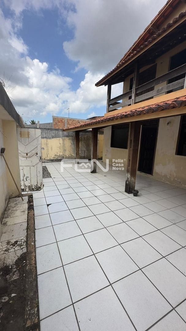 Casa à venda com 4 quartos, 10m² - Foto 3
