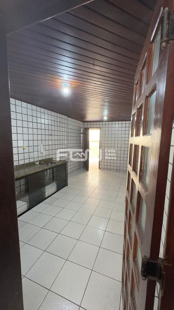 Casa à venda com 4 quartos, 10m² - Foto 7