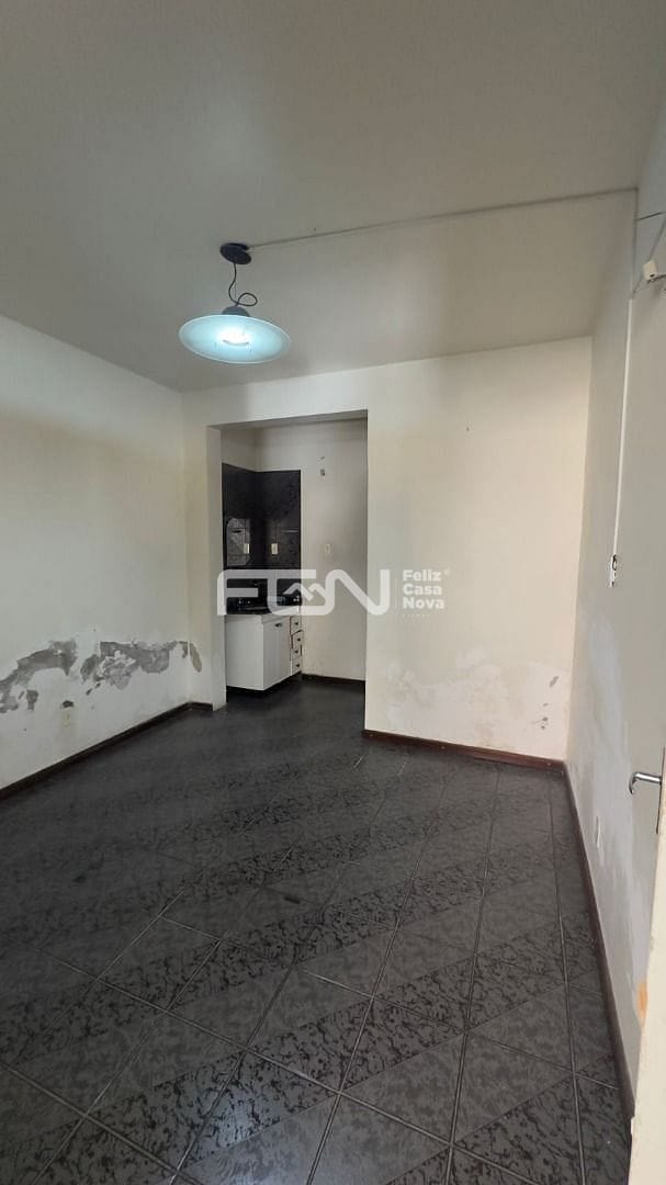 Casa à venda com 4 quartos, 10m² - Foto 10
