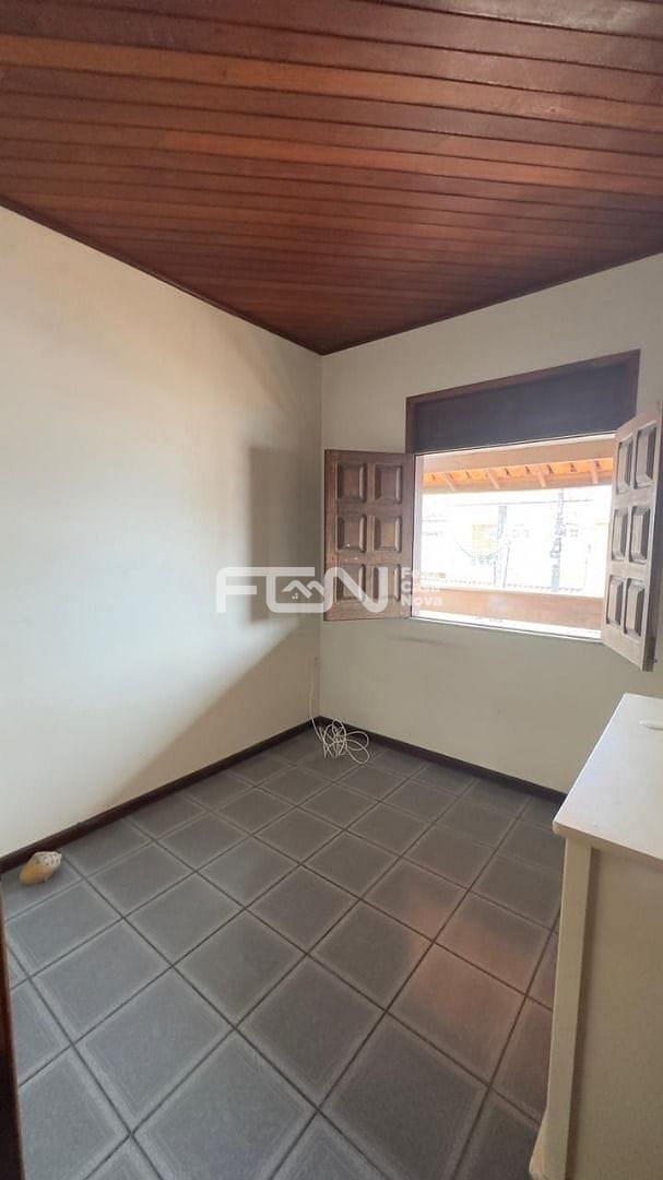 Casa à venda com 4 quartos, 10m² - Foto 28