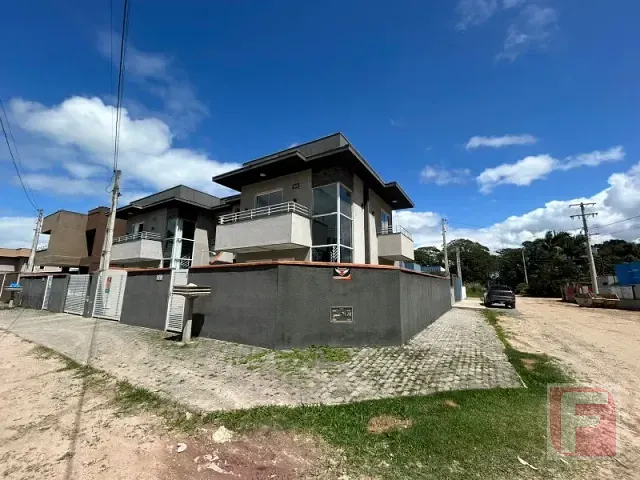 Casa 3 quartos e 3 banheiros, à venda, no bairro Centro em Itapoá