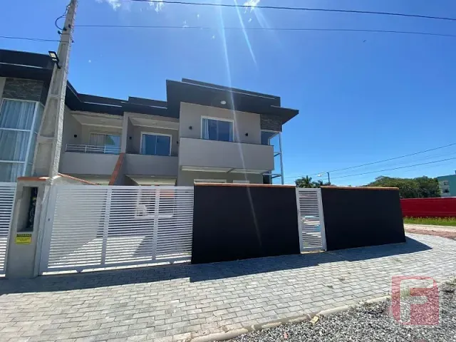 Casa 3 quartos e 3 banheiros, à venda, no bairro Centro em Itapoá