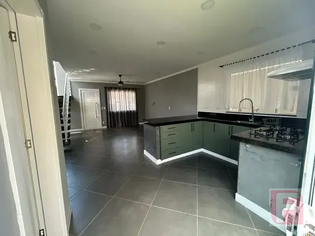 Casa 3 quartos e 3 banheiros, à venda, no bairro Centro em Itapoá