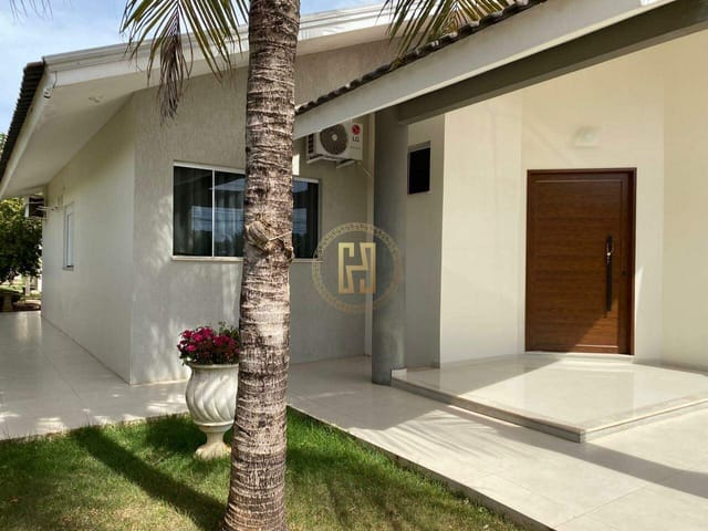Casa com 1000m² 3 quartos e 2 banheiros, à venda, no bairro Centro em Nova Mutum