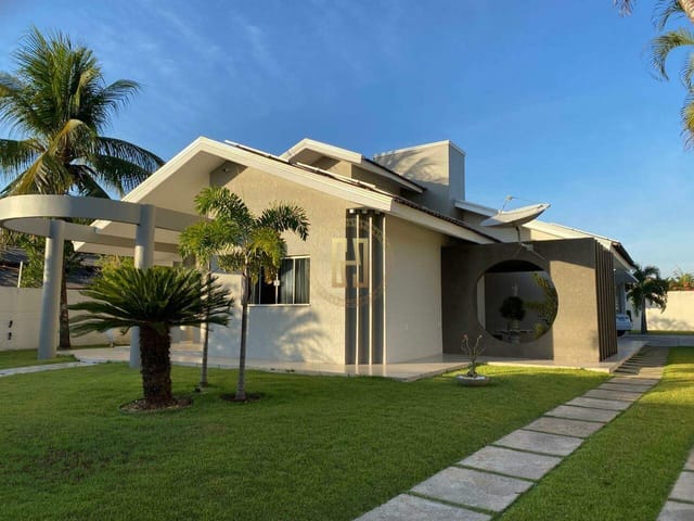 Casa com 1000m² 3 quartos e 2 banheiros, à venda, no bairro Centro em Nova Mutum