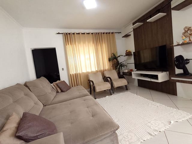 Casa com 162m² 3 quartos e 3 banheiros, à venda, no bairro Vila Bertini em Americana