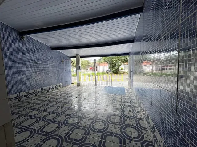 Casa com 125m² 2 quartos e 2 banheiros, à venda, no bairro Jardim Itaúna em Caraguatatuba