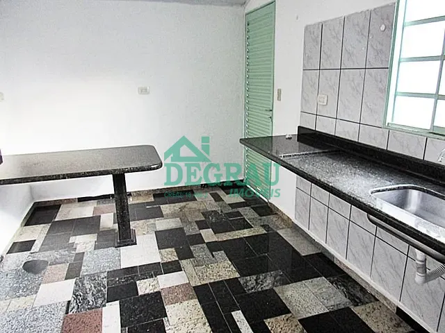 Casa com 200m² 2 quartos e 1 banheiro, à venda, no bairro Conjunto Habitacional Tancredo Neves em Itapeva
