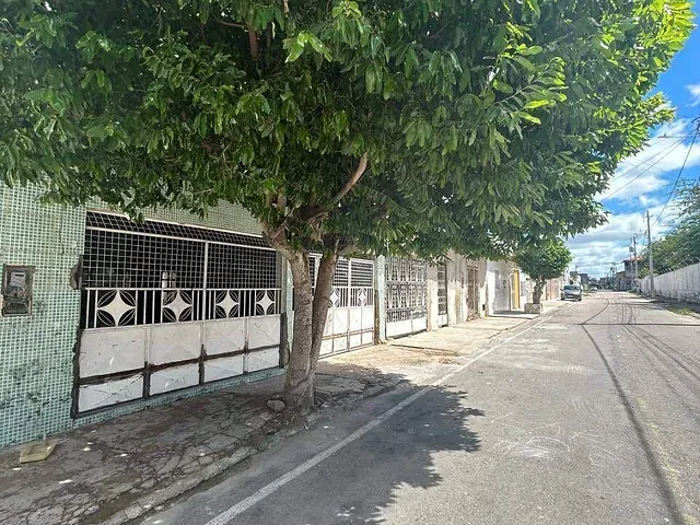 Casa 3 quartos e 2 banheiros, à venda, no bairro Perpétuo Socorro em Paulo Afonso