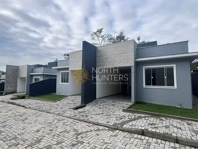 Casa com 72m² 1 quarto e 2 banheiros, à venda, no bairro Itinga em Joinville