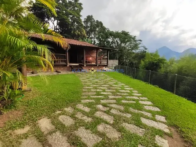Casa com 1485m² 3 quartos e 3 banheiros, à venda, no bairro Corrêas em Petrópolis