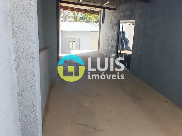 Casa 2 quartos e 3 banheiros, para alugar, no bairro Parque do Trevo em Guaranésia