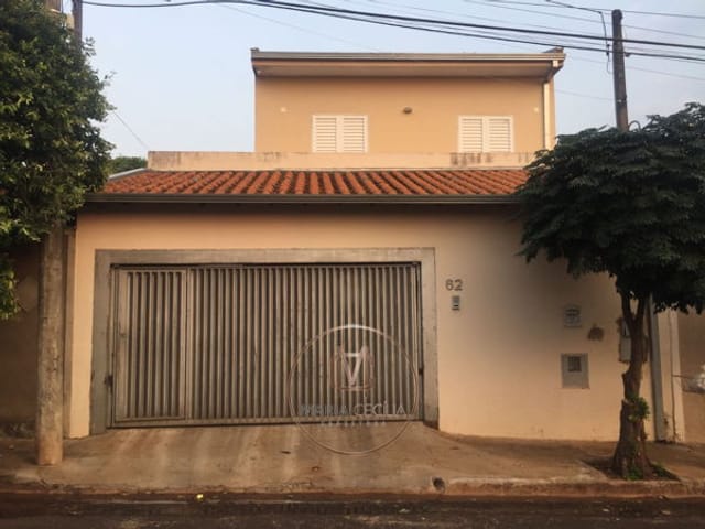 Casa 3 quartos e 2 banheiros, à venda, no bairro Jardim Dumont em Araraquara