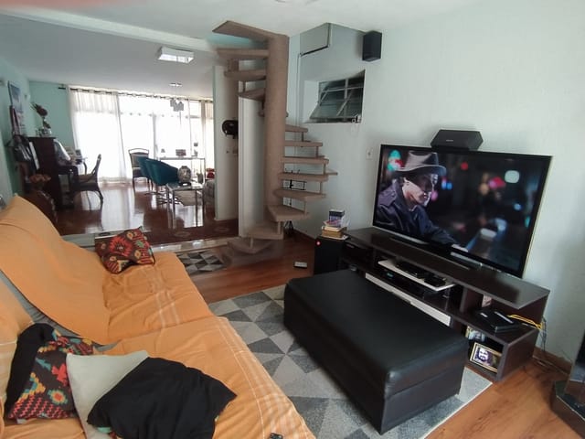 Casa com 372m² 4 quartos e 2 banheiros, à venda, no bairro Jardim Bonfiglioli em Jundiaí