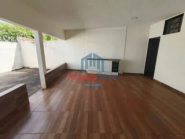 Casa com 313m² 3 quartos e 1 banheiro, à venda, no bairro Vila São Francisco em Ituverava