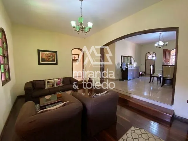 Casa com 589m² 3 quartos e 4 banheiros, à venda, no bairro Vila Rica em Cachoeiro De Itapemirim