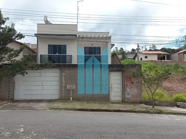 Casa com 275m² 3 quartos e 3 banheiros, à venda, no bairro Residencial Tiradentes em Poços de Caldas