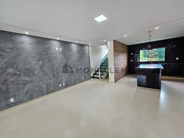 Casa com 229m² 3 quartos e 2 banheiros, à venda, no bairro Centro em Piranguinho